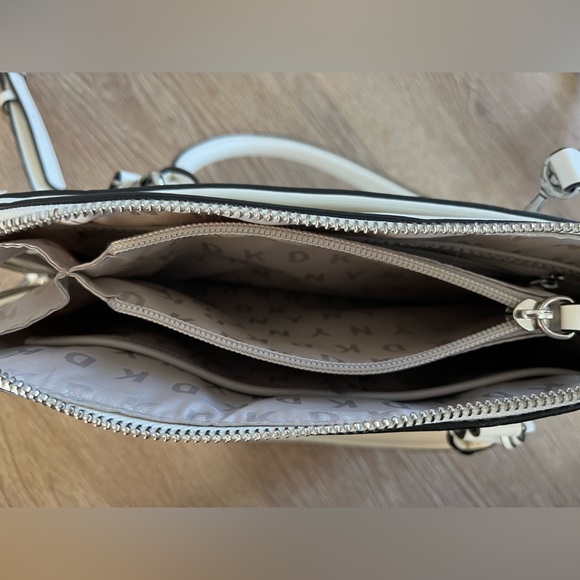 DKNY Dome faux Leather tote bag satchel soft white w/blue & red stripe. 2021 - Picture 7 of 10